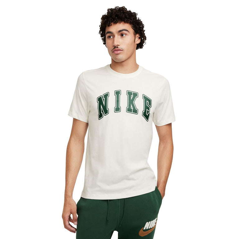 Nike Sportswear Club T-Shirt