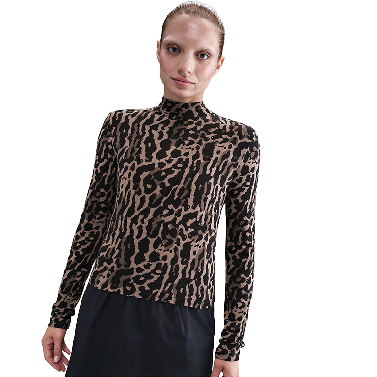 Nike Sportswear Chill Knit Slim Long-Sleeve T-Shirt