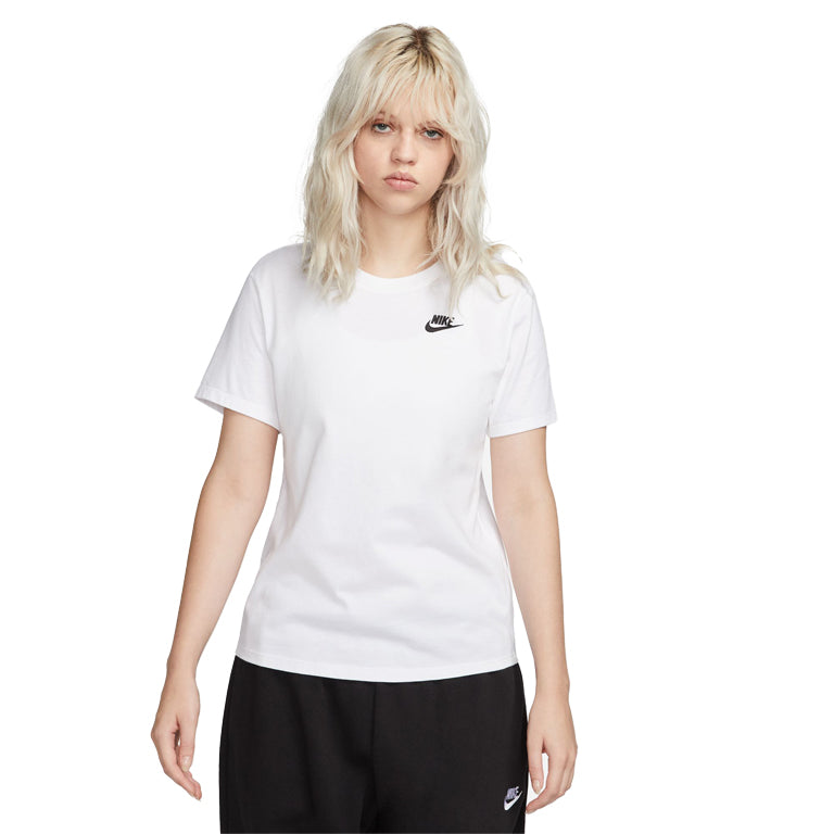 Nike Sportswear Club T-Shirt