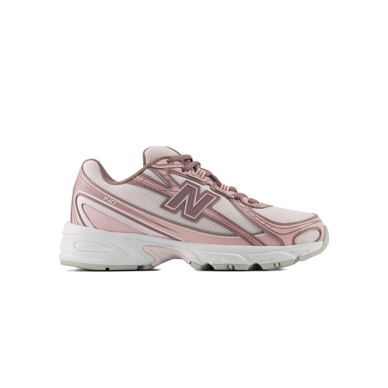 New Balance 740