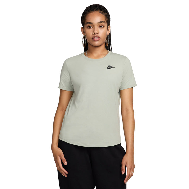 Nike Sportswear Club Essentials T-Shirt