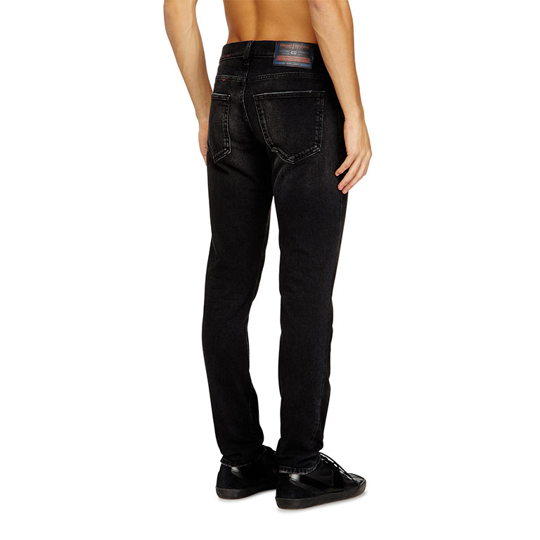 Diesel 2019 D-Strukt Slim Denim