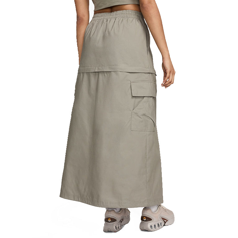 Nike Sportswear Essential Mid-Rise Woven Cargo Midi Skirt