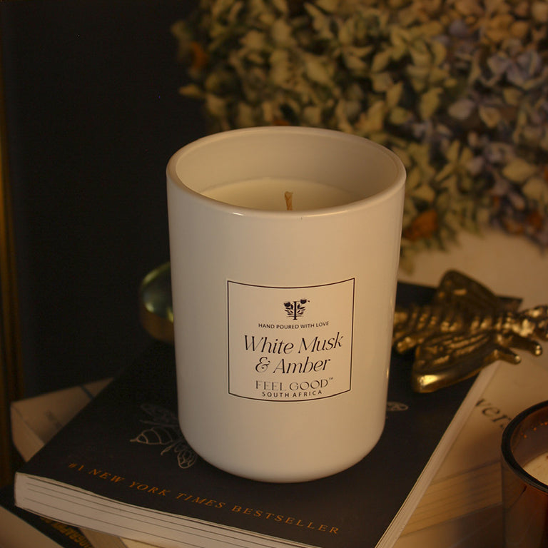 Feel Good Candle White Musk & Amber