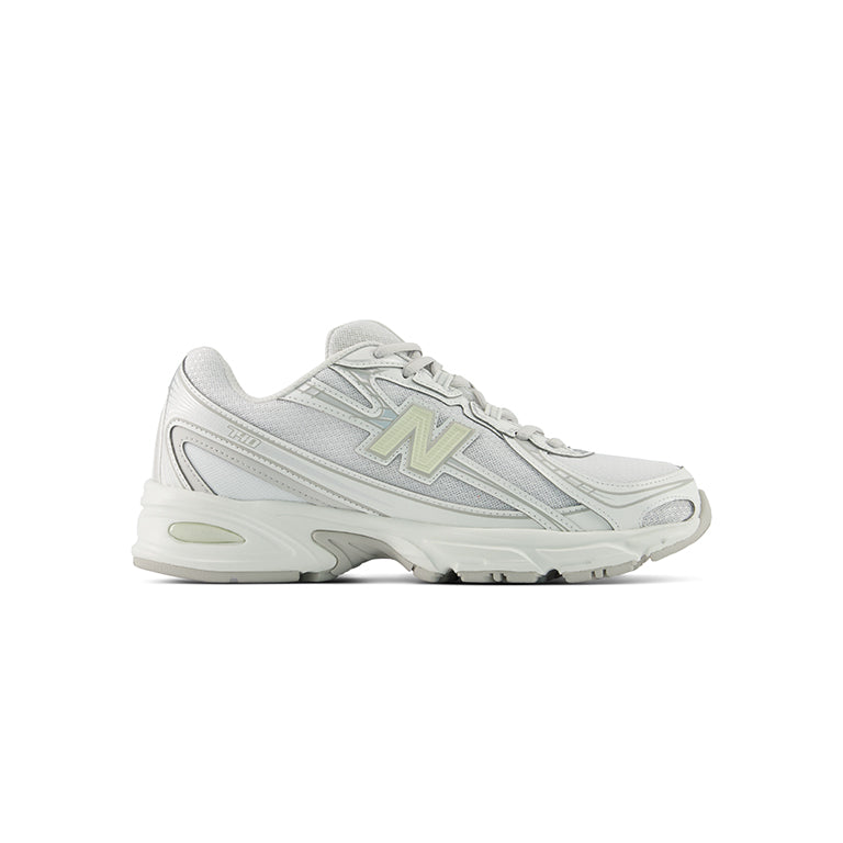 New Balance 740